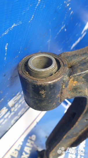 Передний левый рычаг. Nissan Bassara минивен KA24