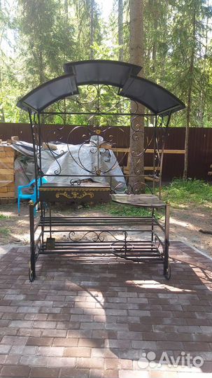 Кованый мангал c крышей 