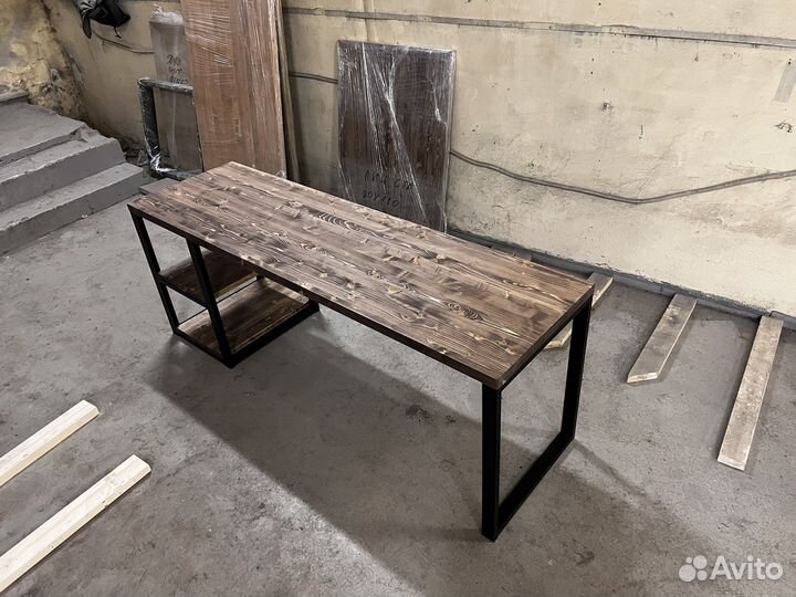 Компьютерный стол из массива в стиле лофт