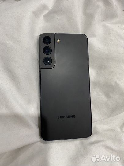 Samsung Galaxy S22, 8/256 ГБ