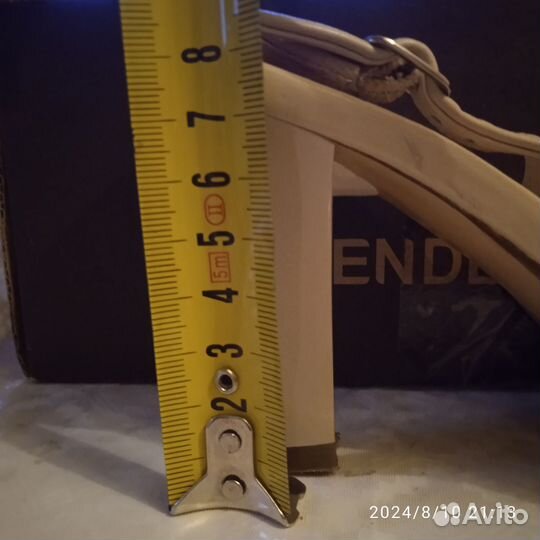 Босоножки женские