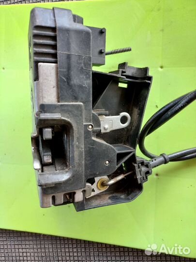 Замок передней левой двери Рено трафик