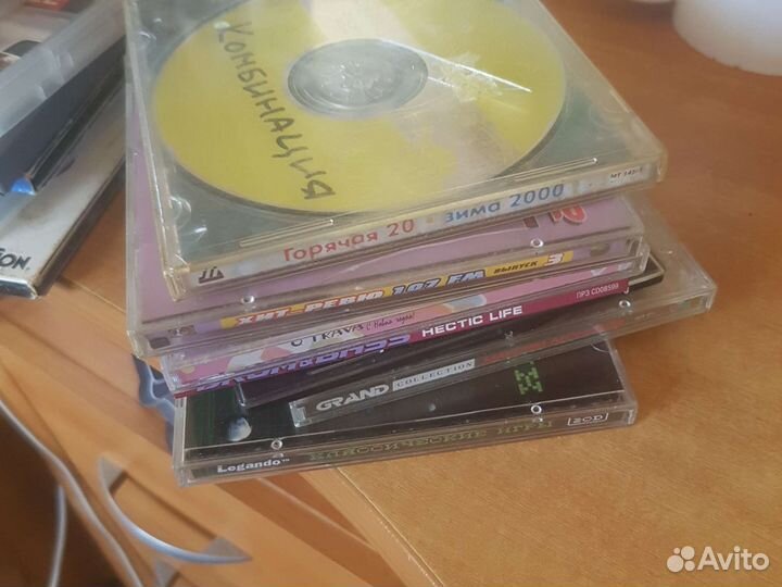 Диски с музыкой и играми