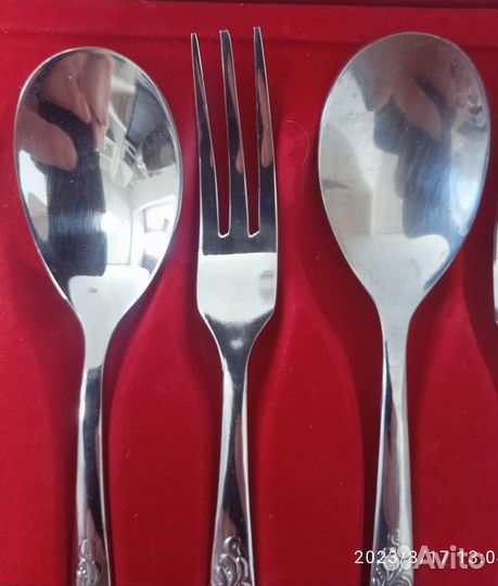 Столовые приборы