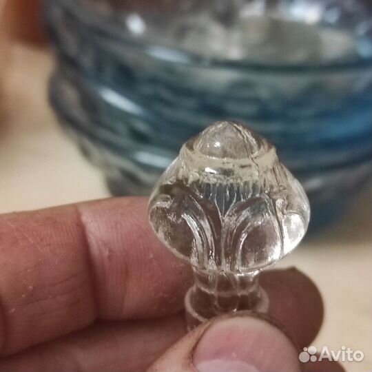 Пробки старинные для бутылочек духи разные