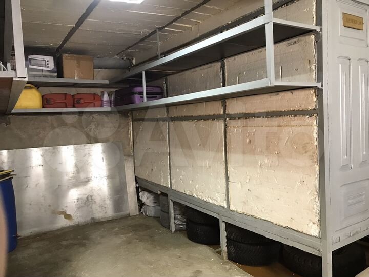 Гараж, > 30 м²