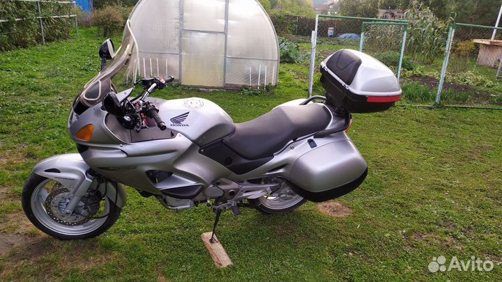 Honda NT650V Deauvile