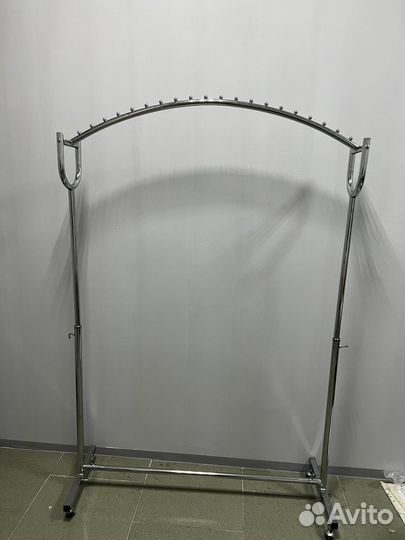 Вешалка напольная металлическая