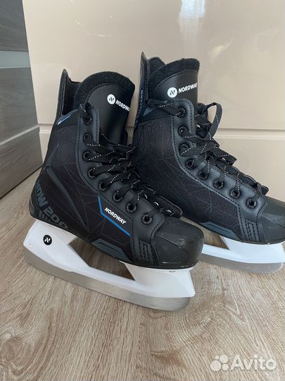 Коньки хоккейные