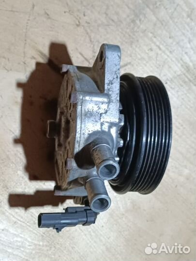 Насос водяной (помпа) Toyota Jeep