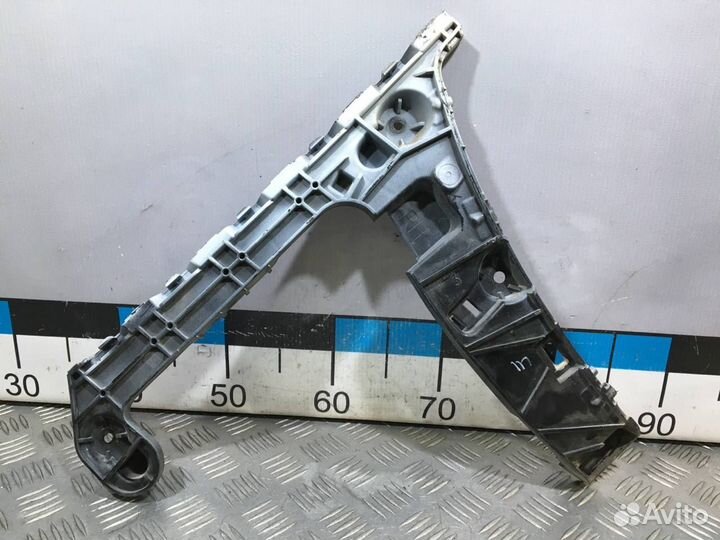 Б/У Направляющая бампера правая#001