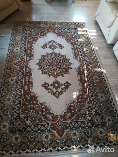 Ковер шерстяной 2 на 3 и 1, 5