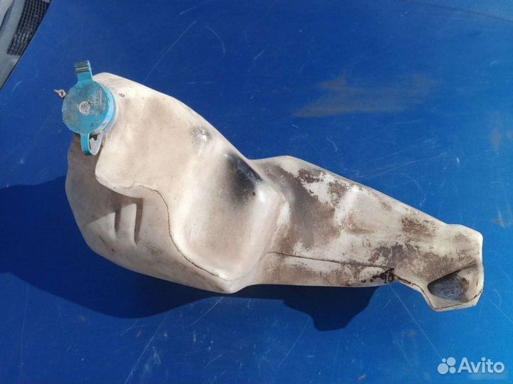 Бачок омывателя Audi 80 B3 1990