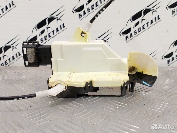 Замок боковой двери передний левый Peugeot 308