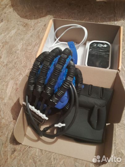 Тренажер для реабилитации левой кисти