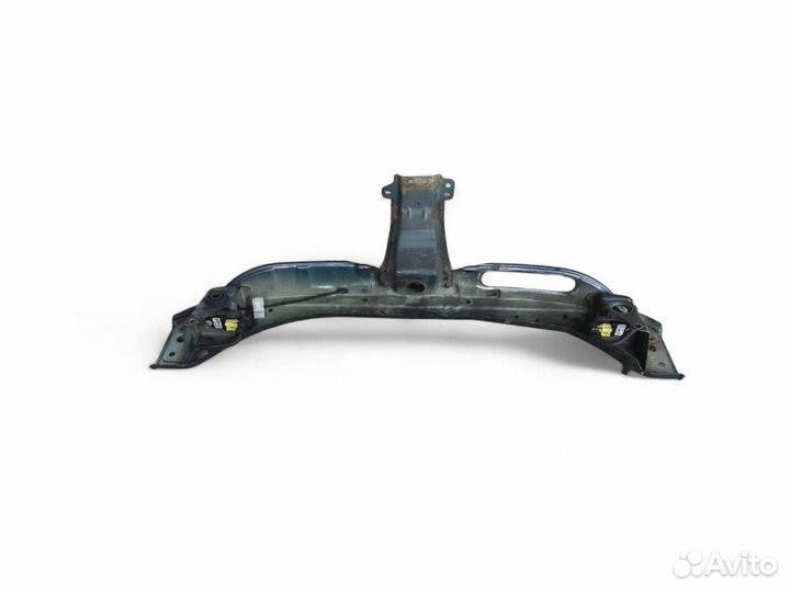 Верхняя планка замков капота Mitsubishi Outlander