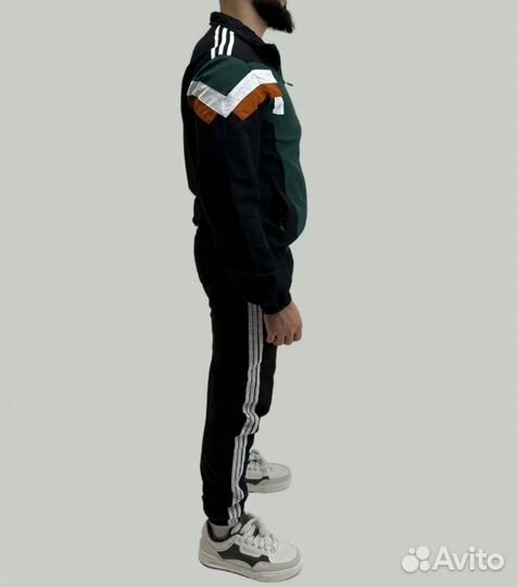 Спортивный костюм adidas