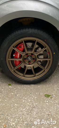 Triangle EffeXSport TH202 235/45 R18