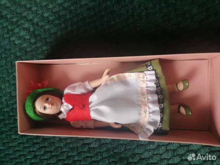 Кукла фарфоровая коллекционная