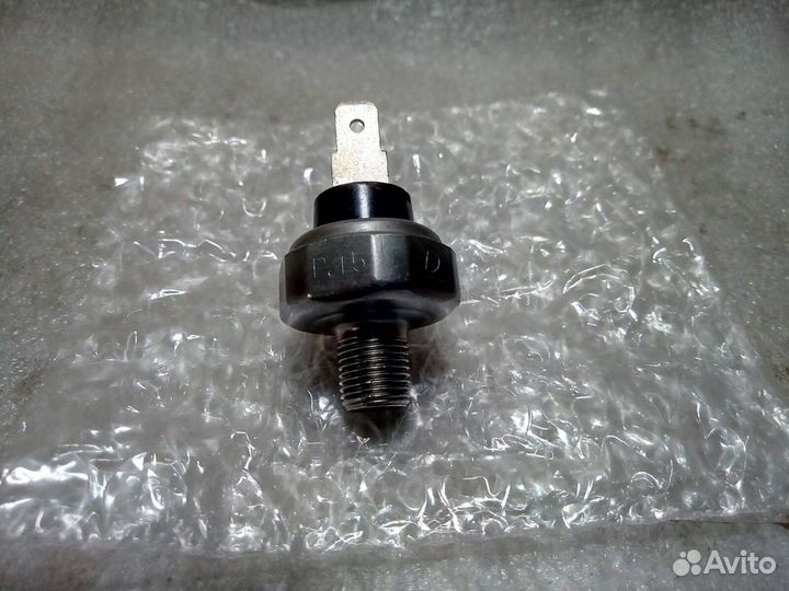 Subaru EJ20 EJ25 - Датчик давления масла новый