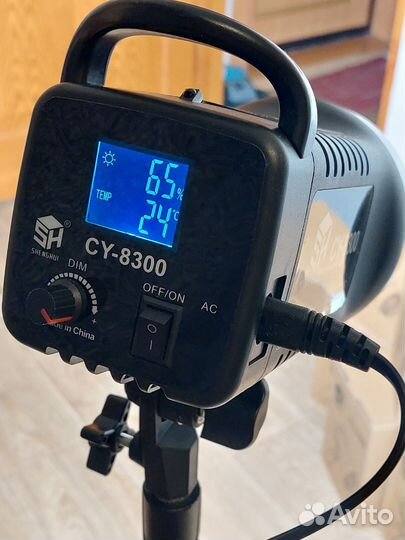 Видеосвет 100вт новый Bowens SH CY-8300