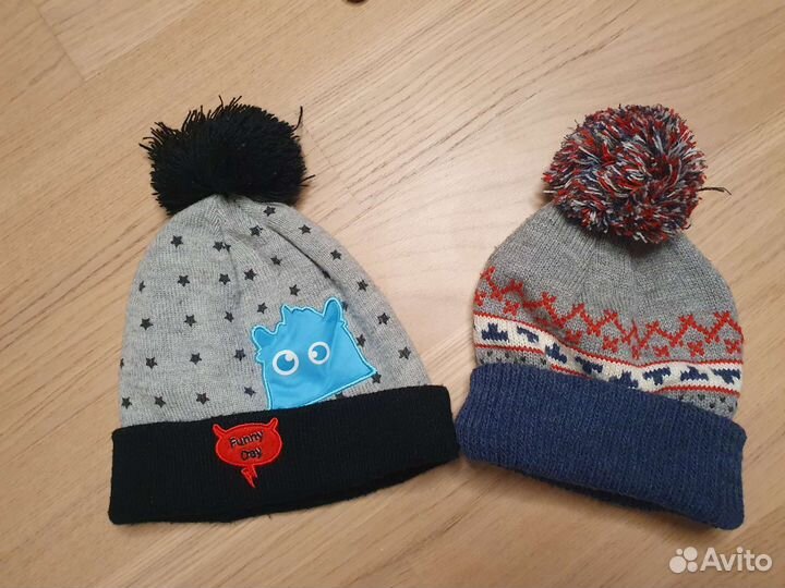 Шапки на мальчика 6-8лет 4 штуки