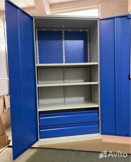 Шкаф металлический для инструментов