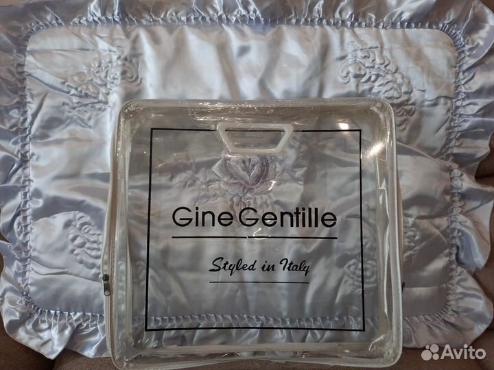 2декоративные наволочки 50х70, атласные,с вышивкой