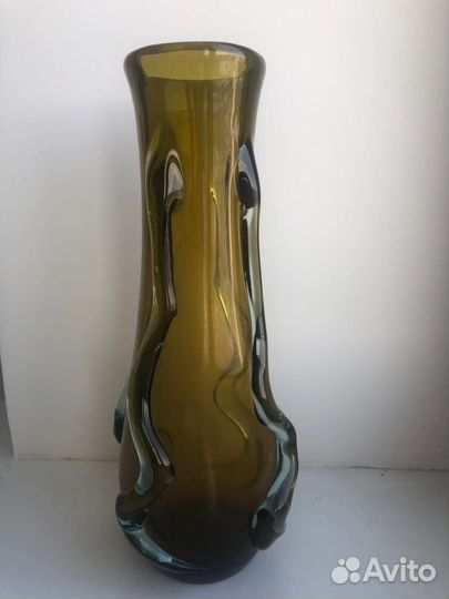 Ваза из гутного стекла