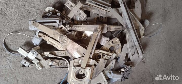 Стеклоподъемник Волга