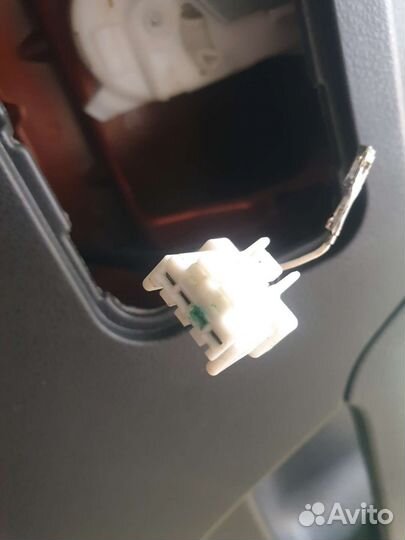 Пин 8240-0370 в разъём 6098-6945 лада веста