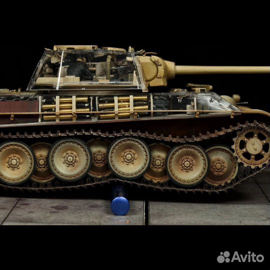 Модель танка с экипажем 1:35