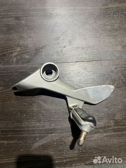 Кронштейн левой подножки для Honda vfr800 98-01