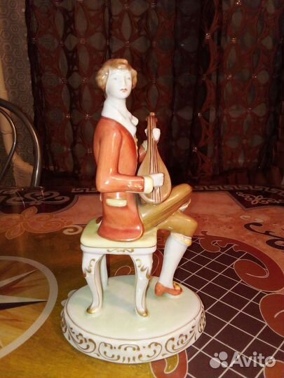 Фарфоровые статуэтки