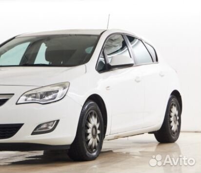 В разборке Opel Astra J 2011