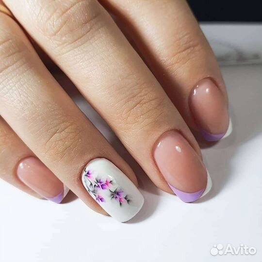 Модель на маникюр и педикюр