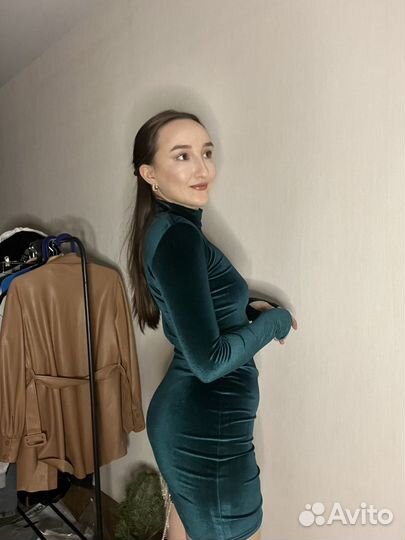 Платье бархатное вечернее праздничное со стразами