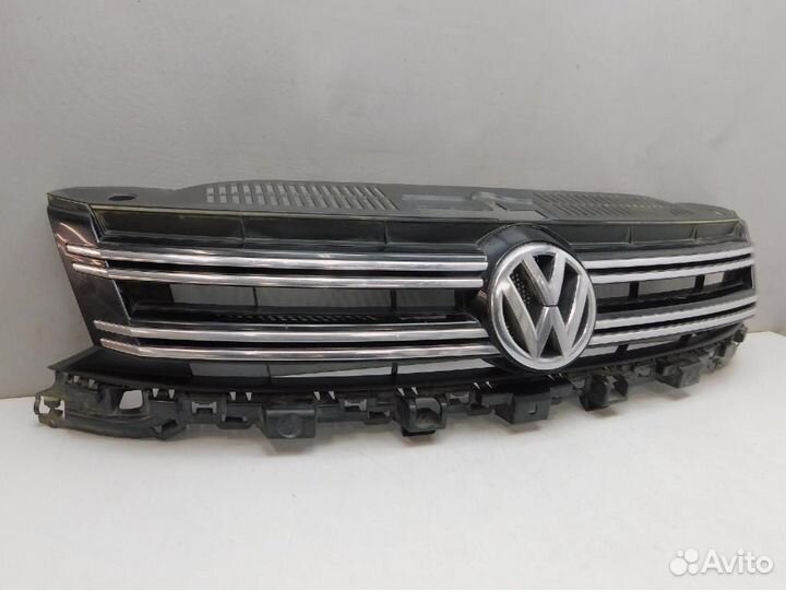 Решетка радиатора Volkswagen Tiguan