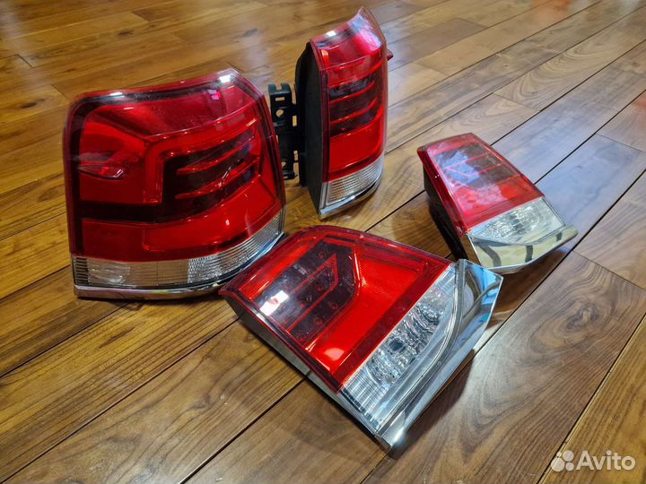 Комплект фонарей Toyota Land Cruiser 200