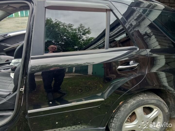 Мерседес w164 дверь задняя левая в сборе