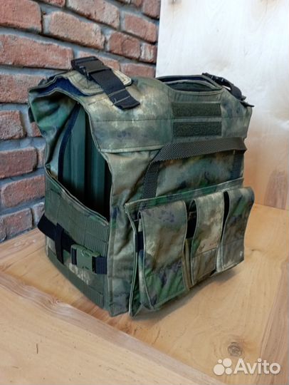 Бронежилет с пластинами