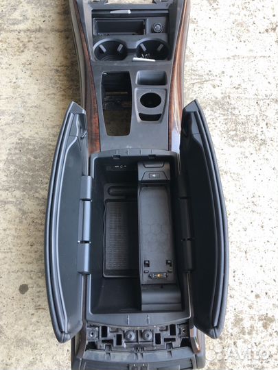 Подлокотник BMW E70 X5