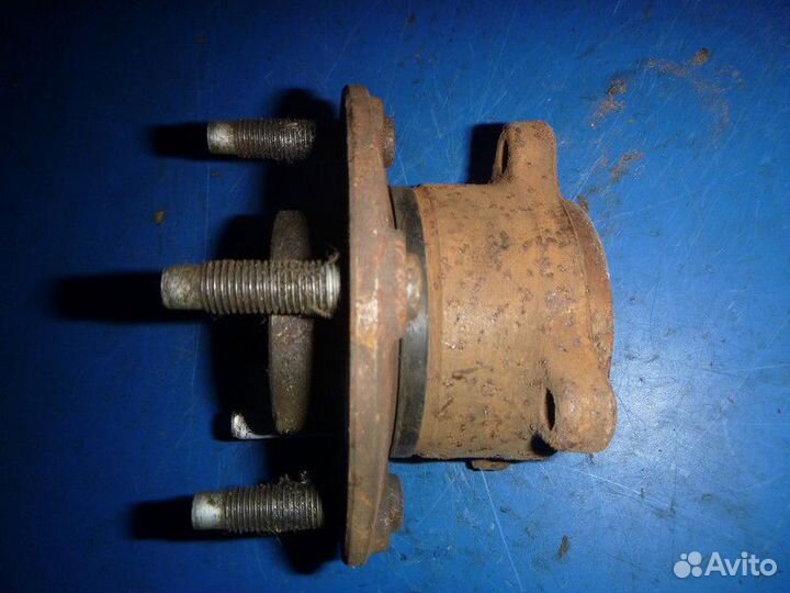 Ступица задняя opel astra J 2010