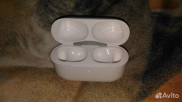 Кейс для наушников AirPods Pro 2 (A2700)