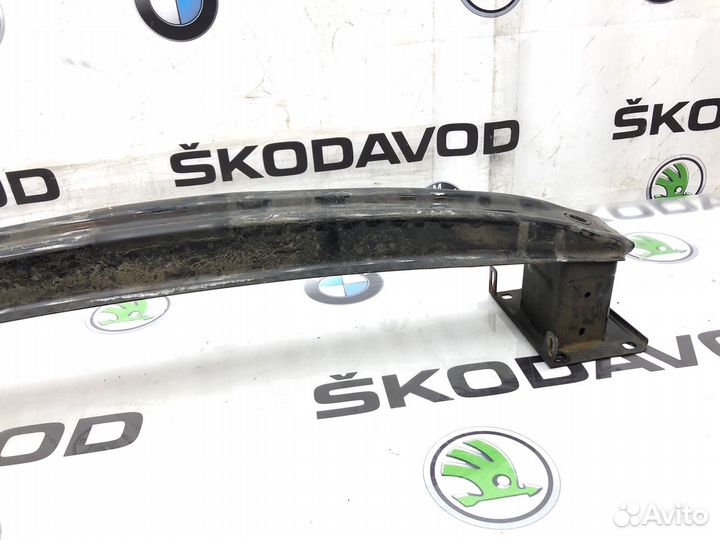 Усилитель бампера передний Skoda Octavia A7 (5E)