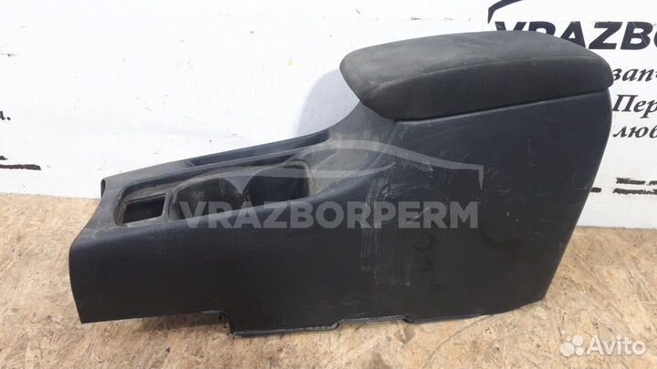 Подлокотник Mitsubishi Lancer