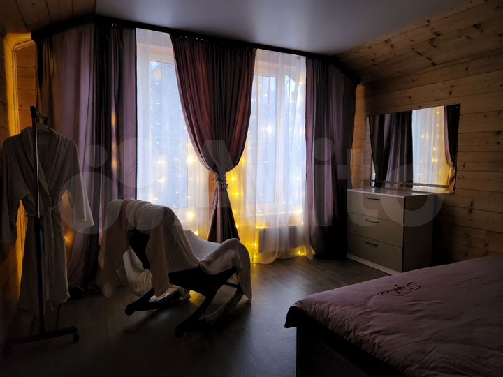 Коттедж 210 м² на участке 20 сот.