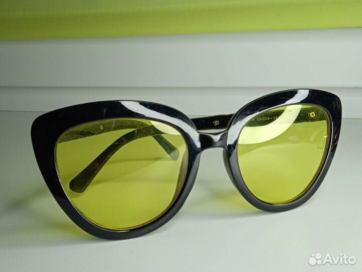 Солнцезащитные очки, 3 пары