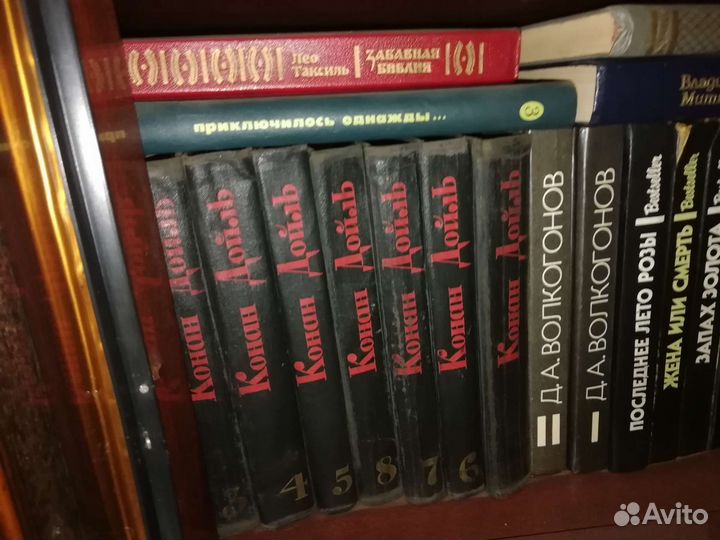 Книги разные, много