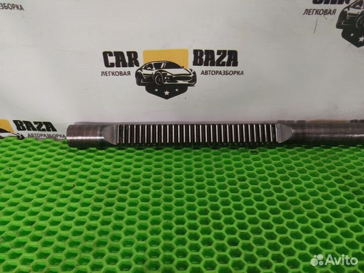 Вал рулевой рейки Volkswagen Passat